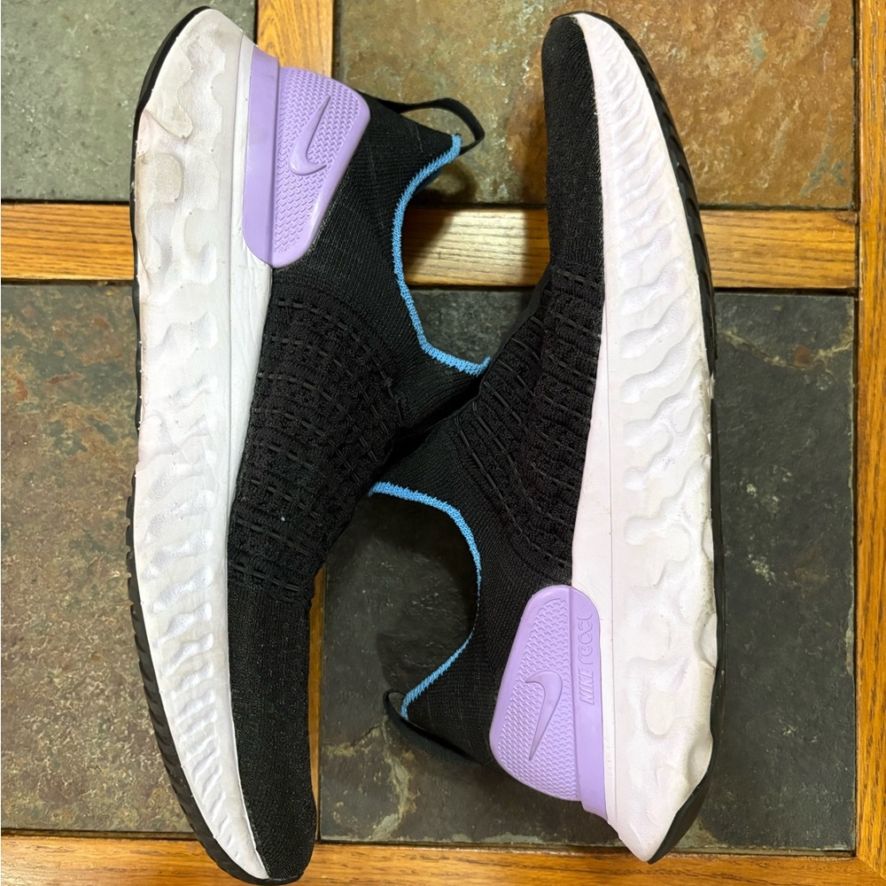 Nike Women's Black and Lavender Athletic Shoes